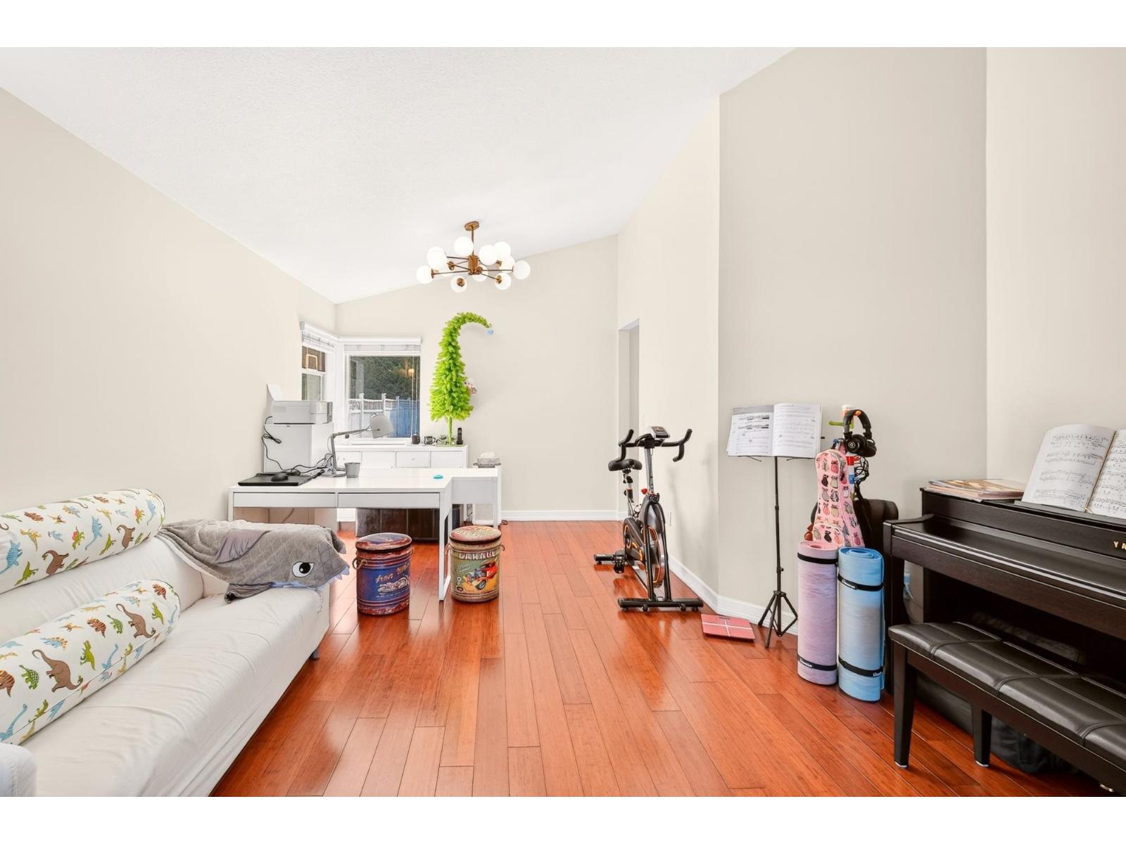 8960 157 STREET, Surrey