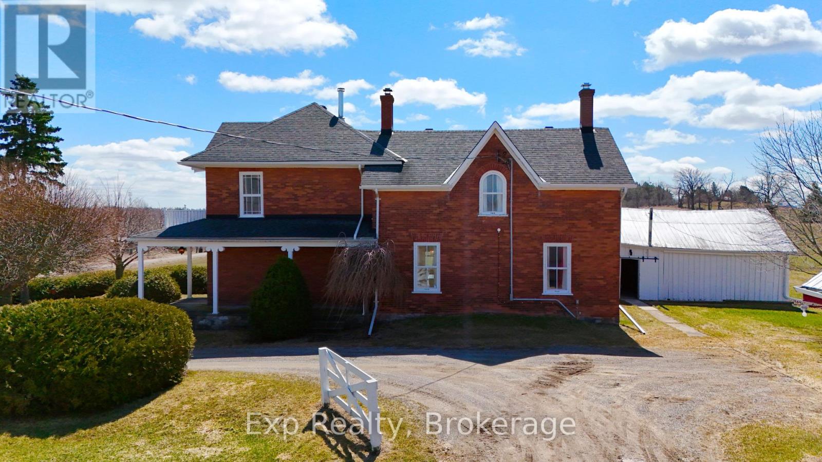 840 MCGREGOR BAY ROAD - 2