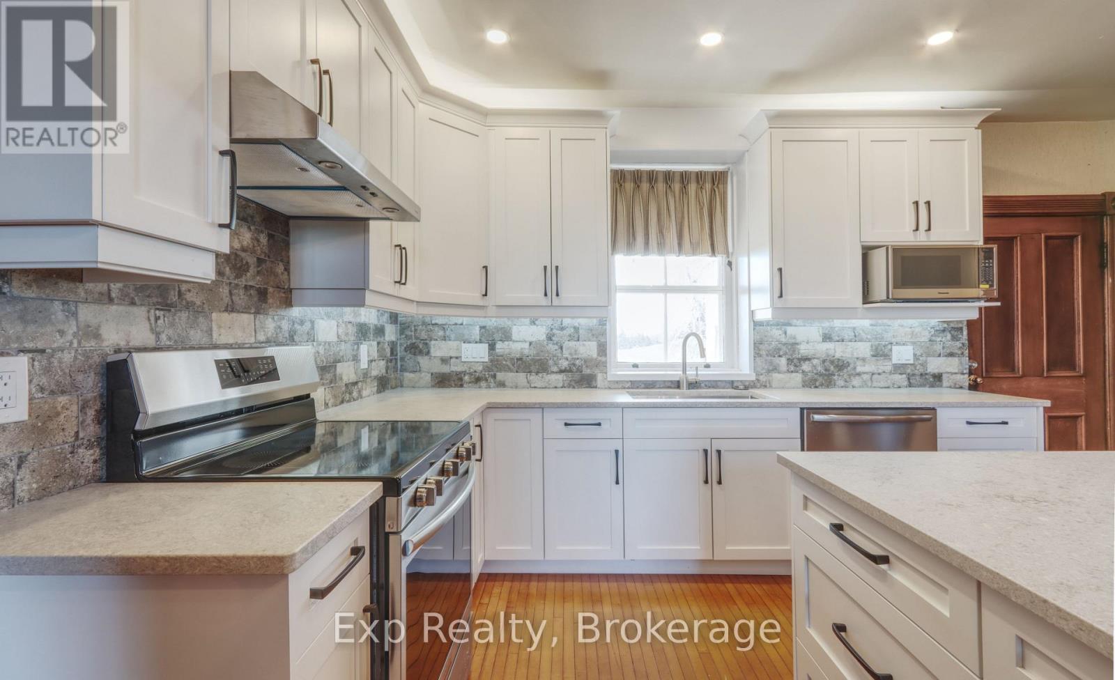 840 MCGREGOR BAY ROAD - 9