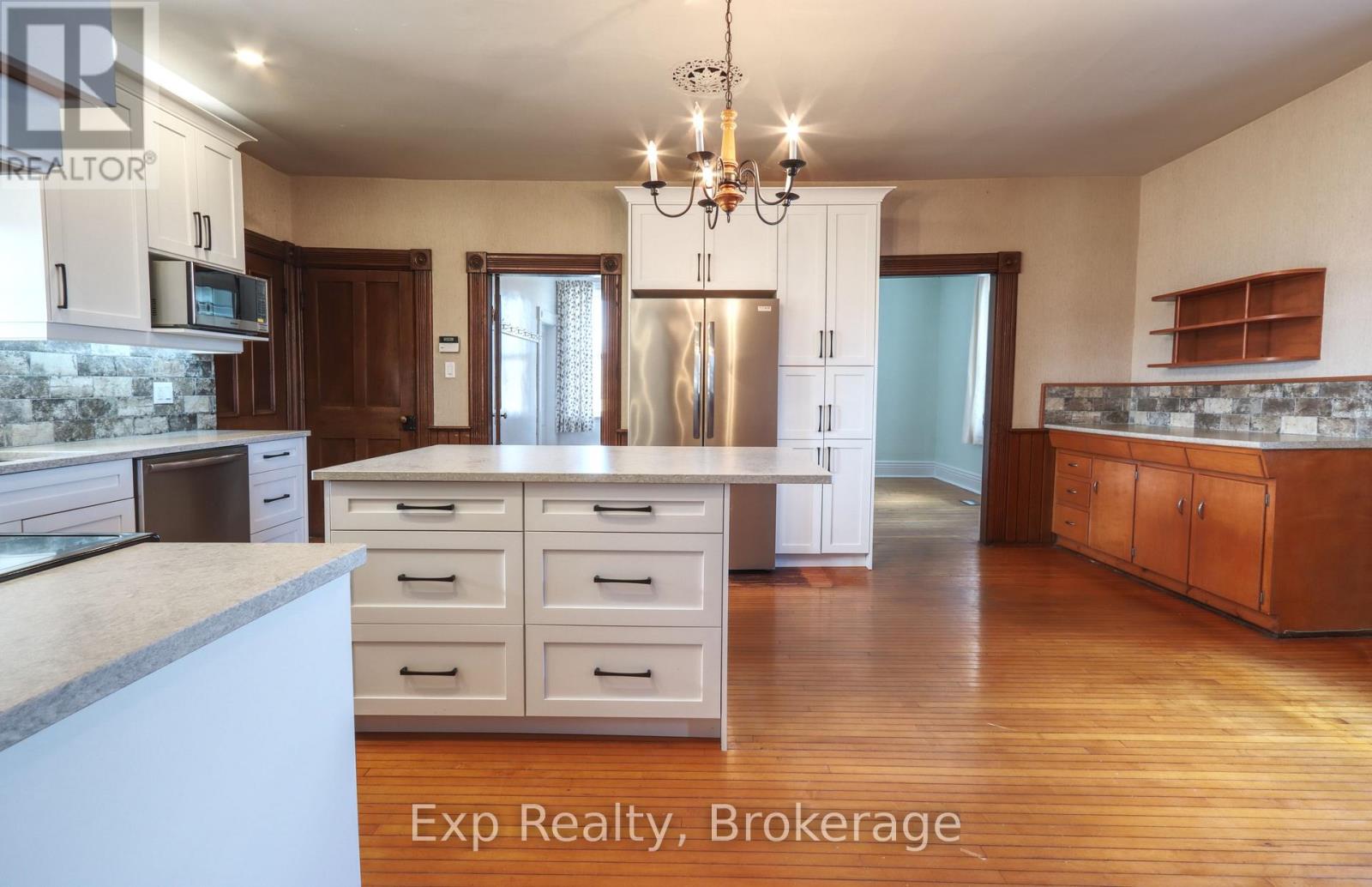 840 MCGREGOR BAY ROAD - 8