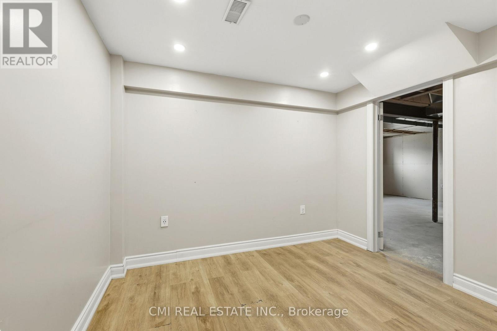 1321 KENMARK AVENUE - 32