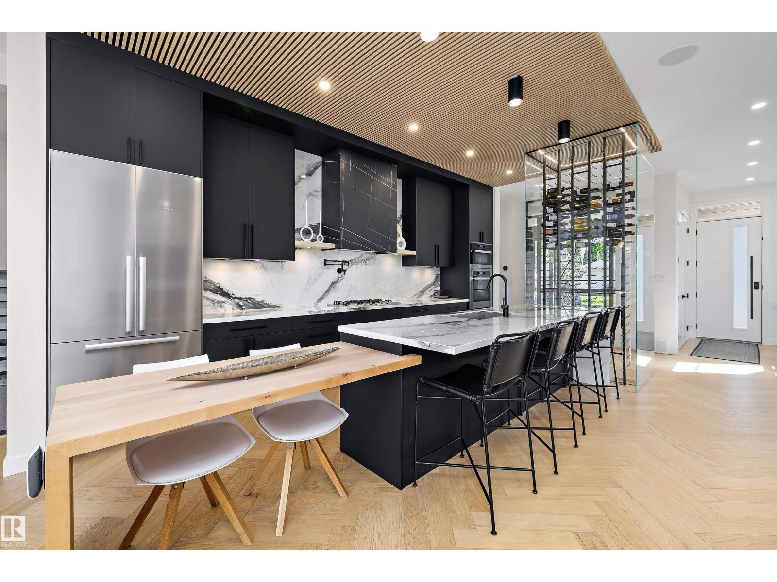 14624 93 AV NW - 10