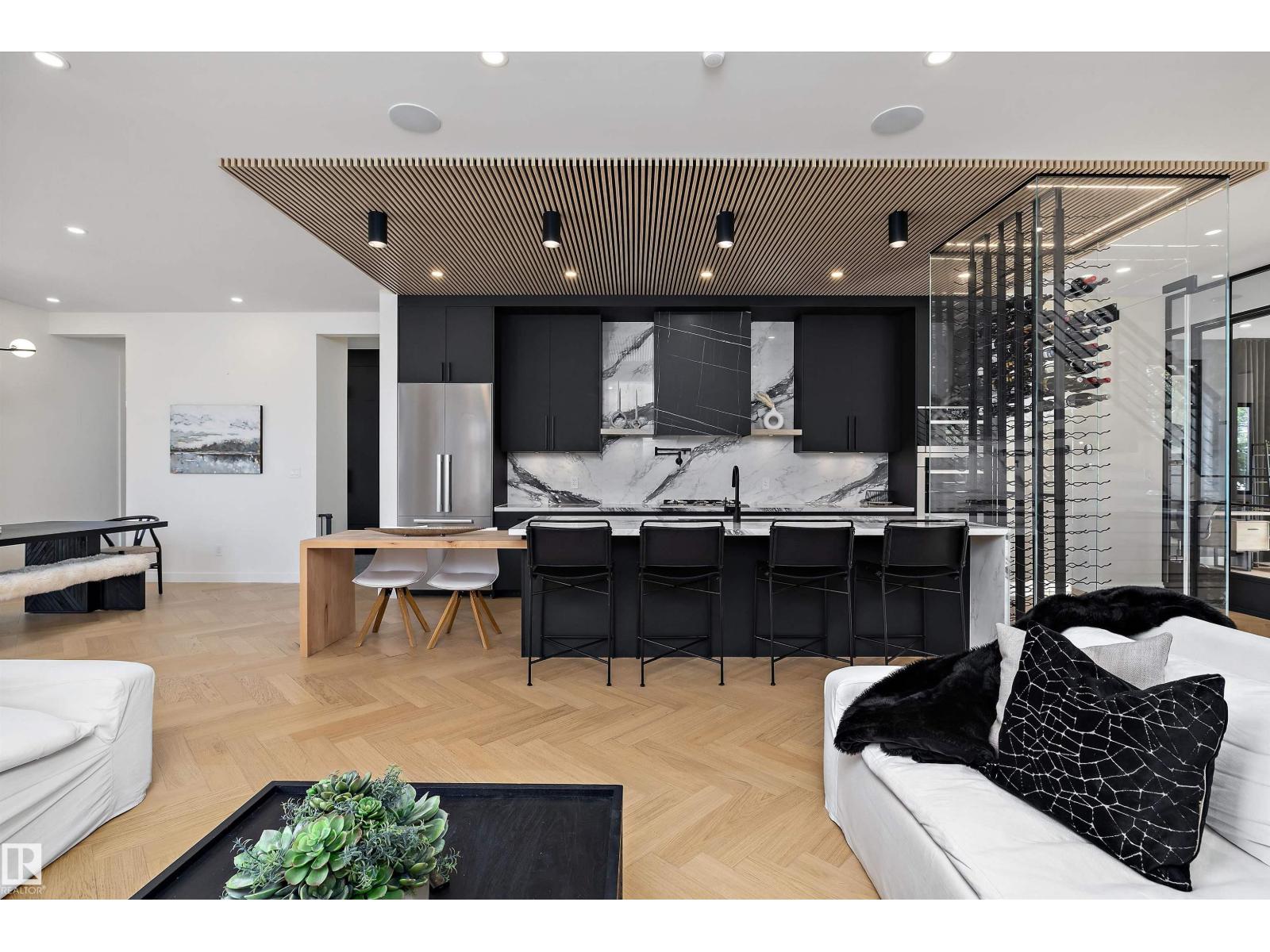 14624 93 AV NW - 11