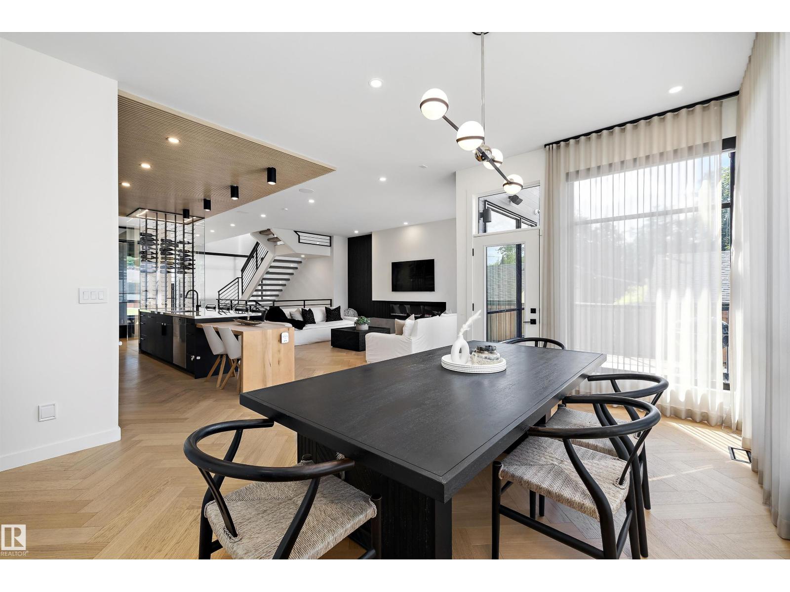 14624 93 AV NW - 16