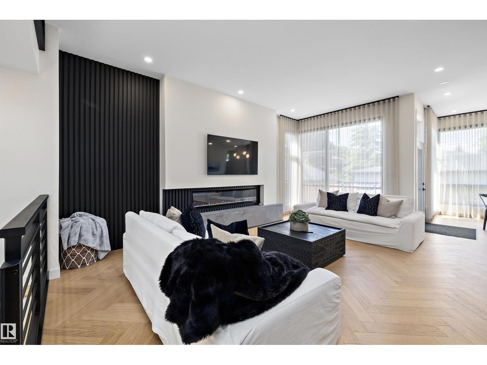 14624 93 AV NW - 19