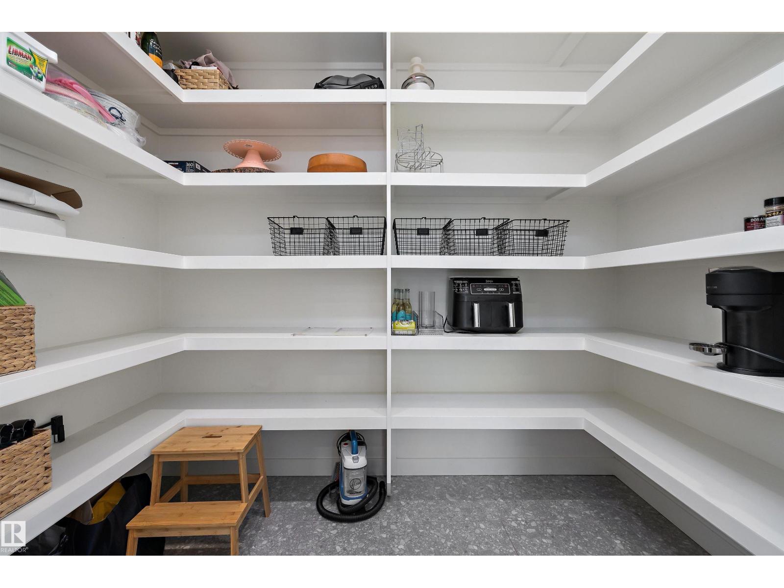 14624 93 AV NW - 23