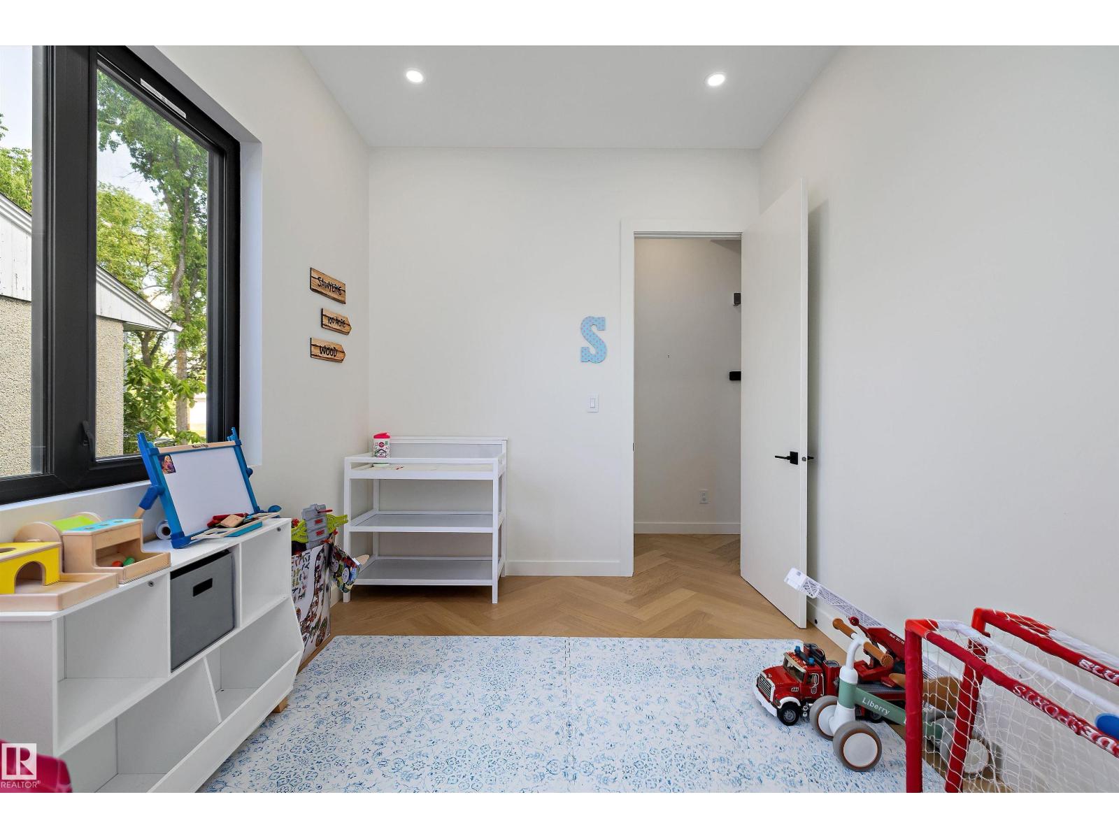 14624 93 AV NW - 28