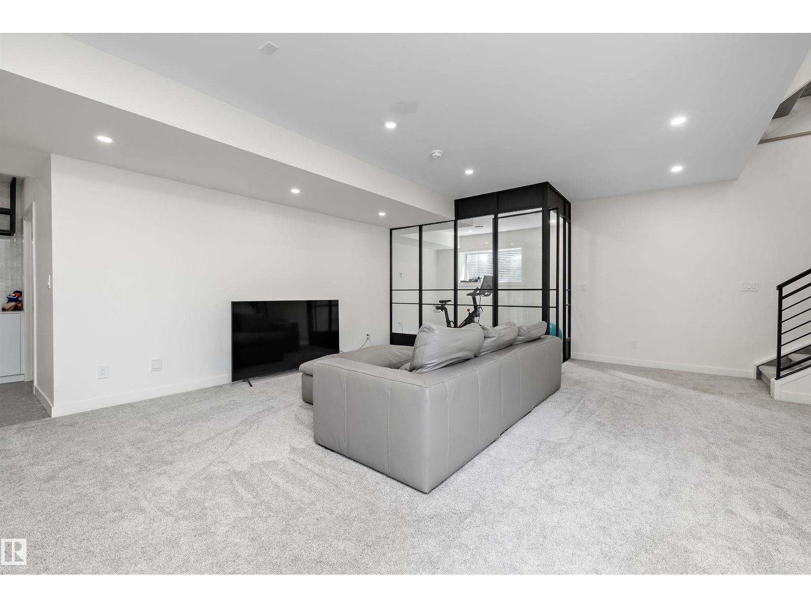 14624 93 AV NW - 48
