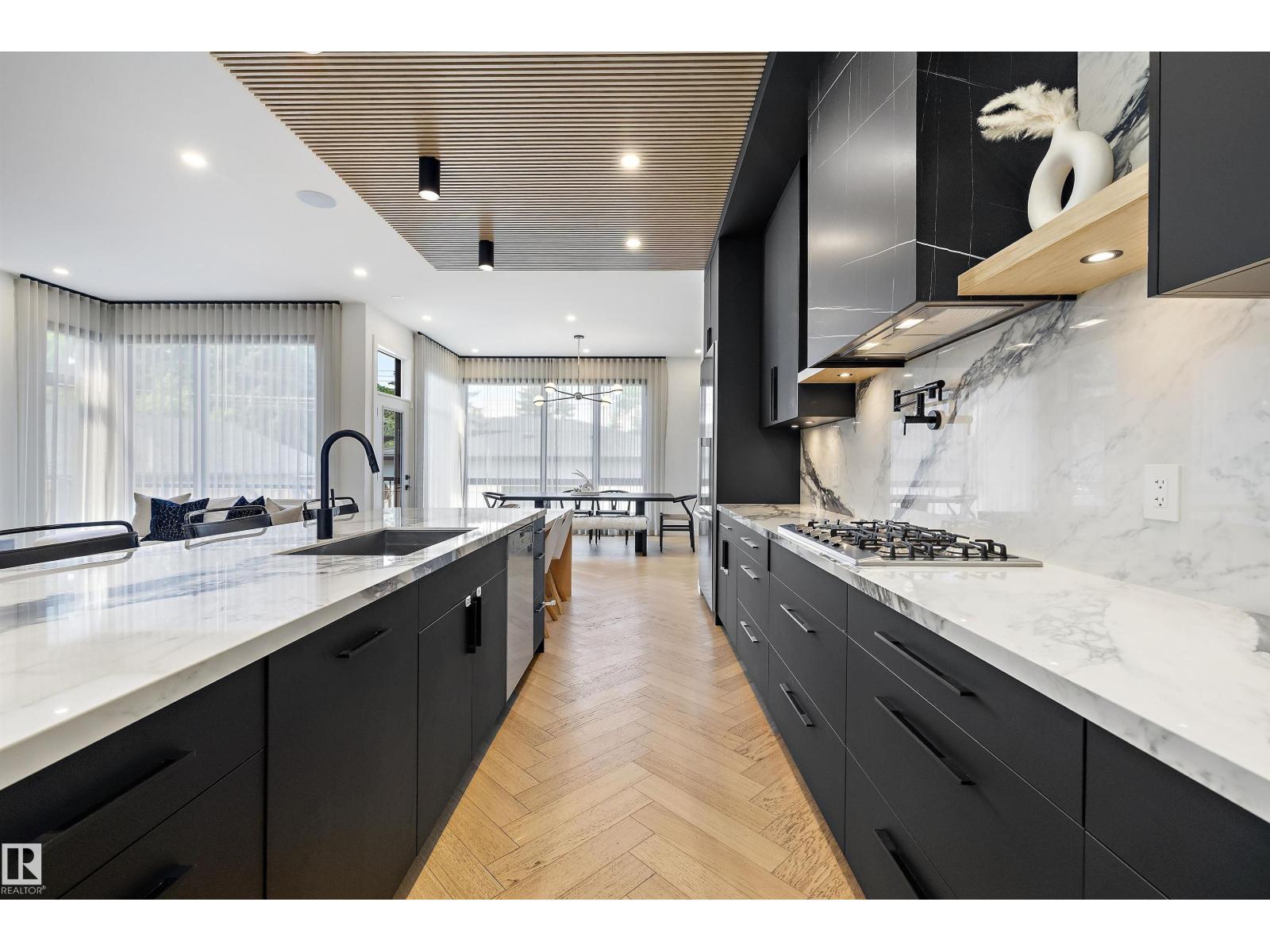14624 93 AV NW - 8