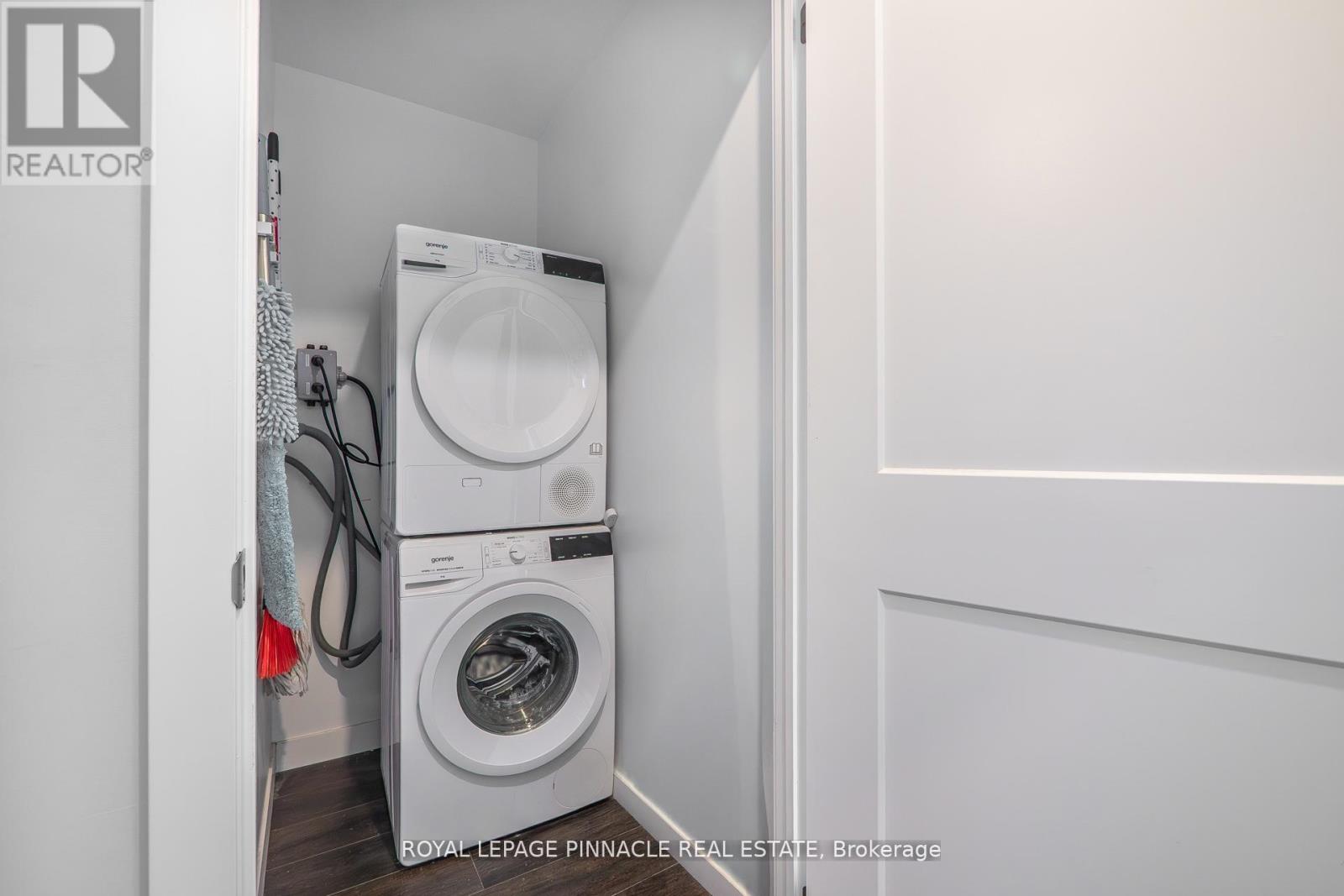 #2303 15 QUEEN STREET S - Image 32