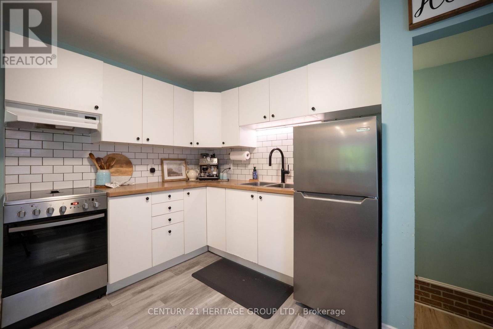 115 SHERIDAN STREET - 14