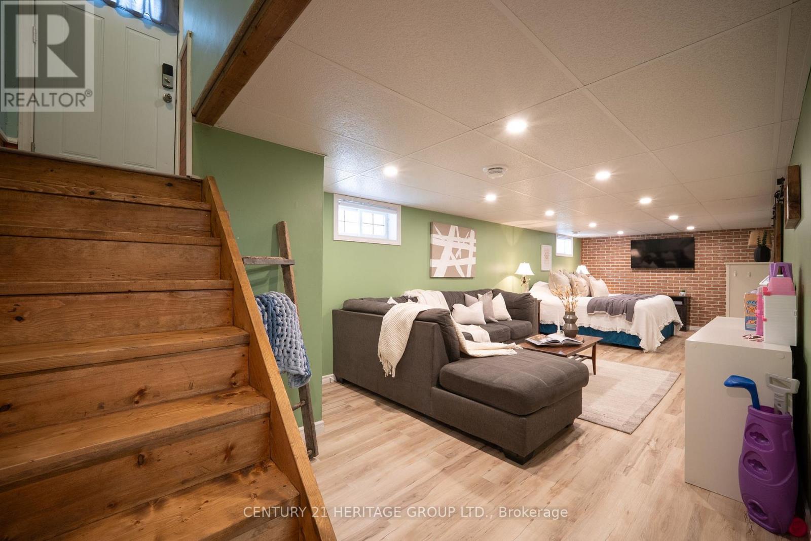 115 SHERIDAN STREET - 27