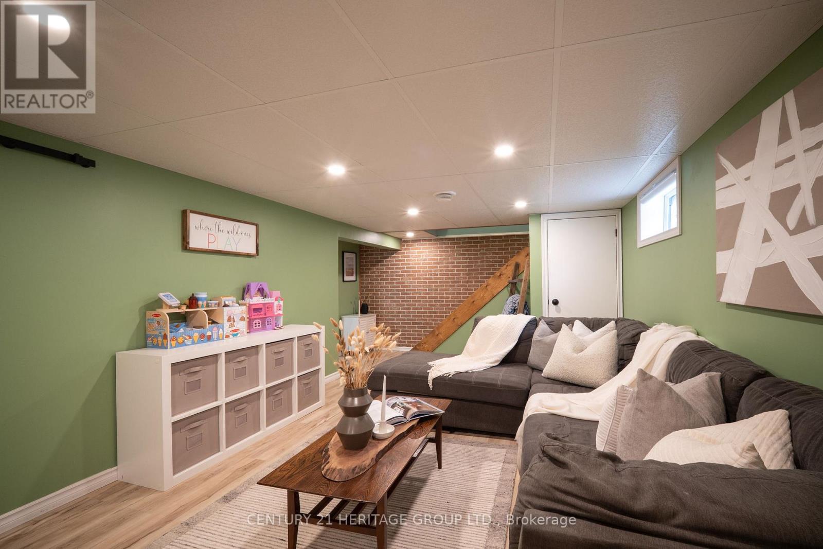 115 SHERIDAN STREET - 31