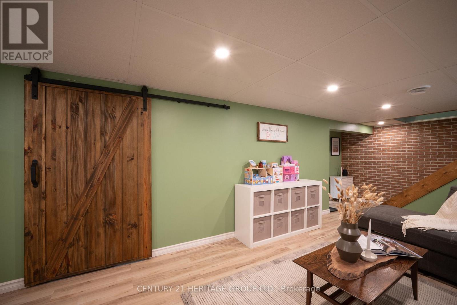 115 SHERIDAN STREET - 36