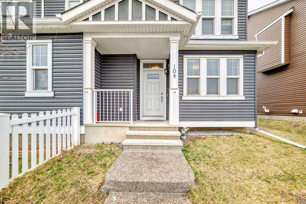 104 Redstone Avenue NE - photo 3