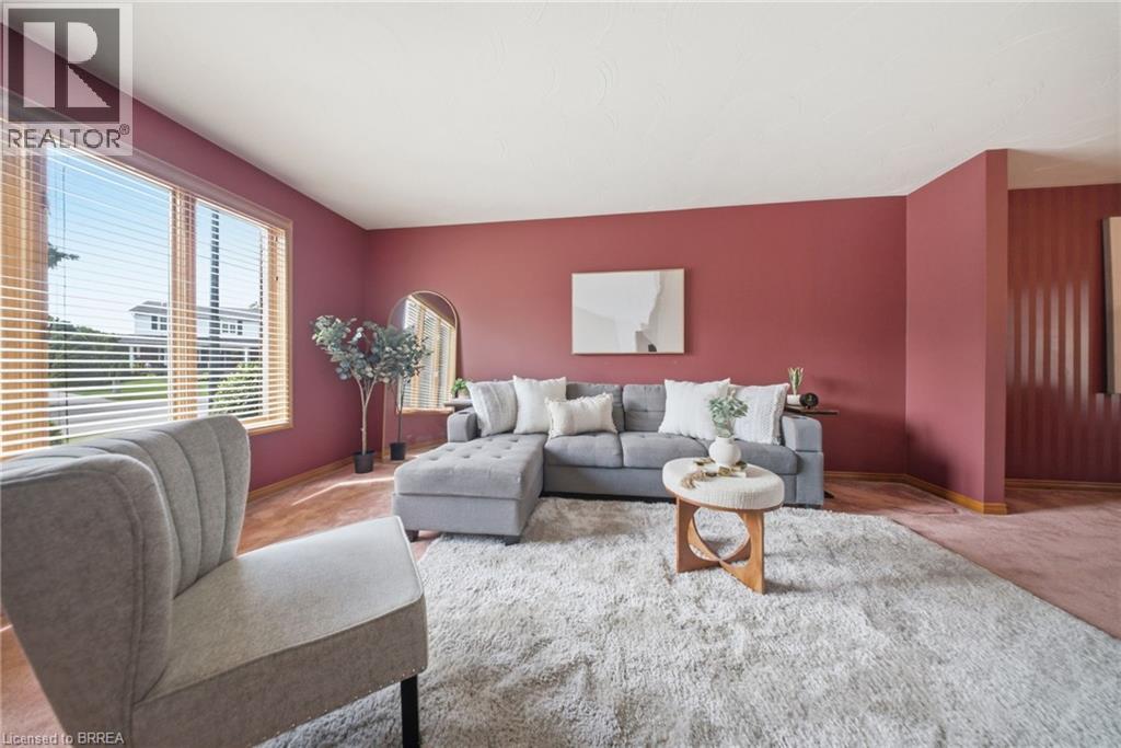 4-bedroom home for sale at 22 COLONIAL Crescent, Brantford ON · photo 7 of 40