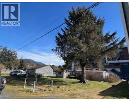 1358 1362 1366 Main Street, Squamish, BC V8B0A9 Photo 6