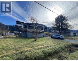 1358 1362 1366 Main Street, Squamish, BC V8B0A9 Photo 7