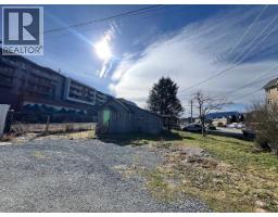 1358 1362 1366 Main Street, Squamish, BC V8B0A9 Photo 8