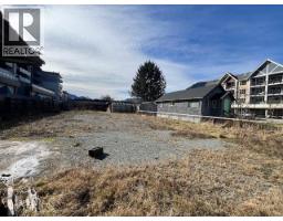 1358 1362 1366 Main Street, Squamish, BC V8B0A9 Photo 9