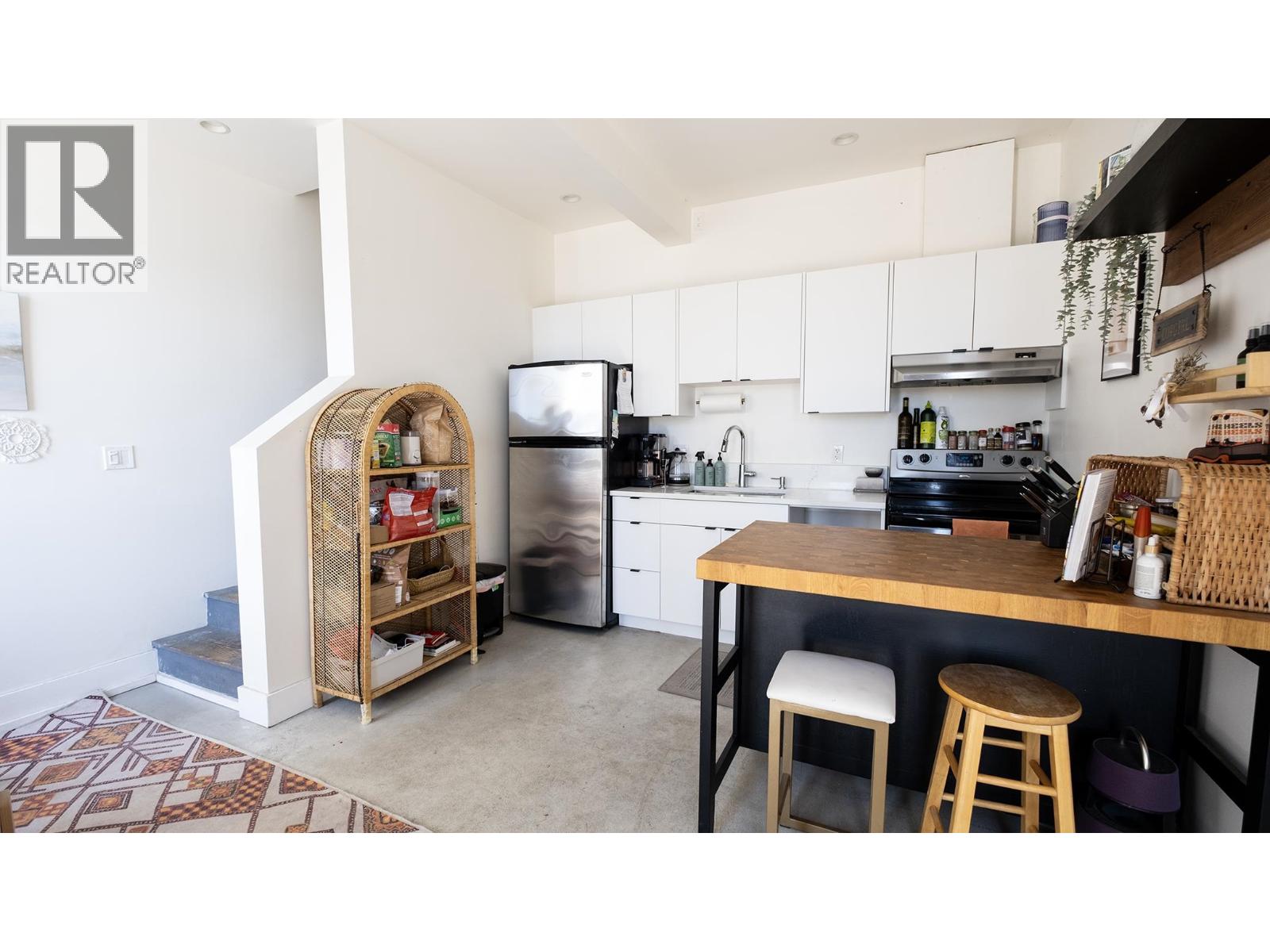 416 MARINE DRIVE, Gibsons