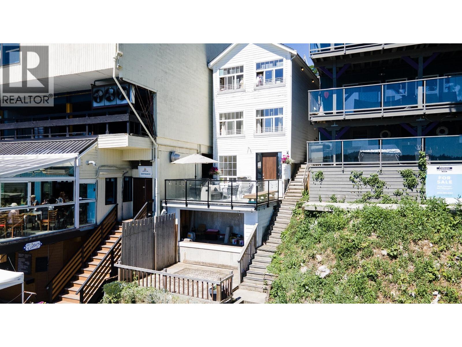 416 MARINE DRIVE, Gibsons