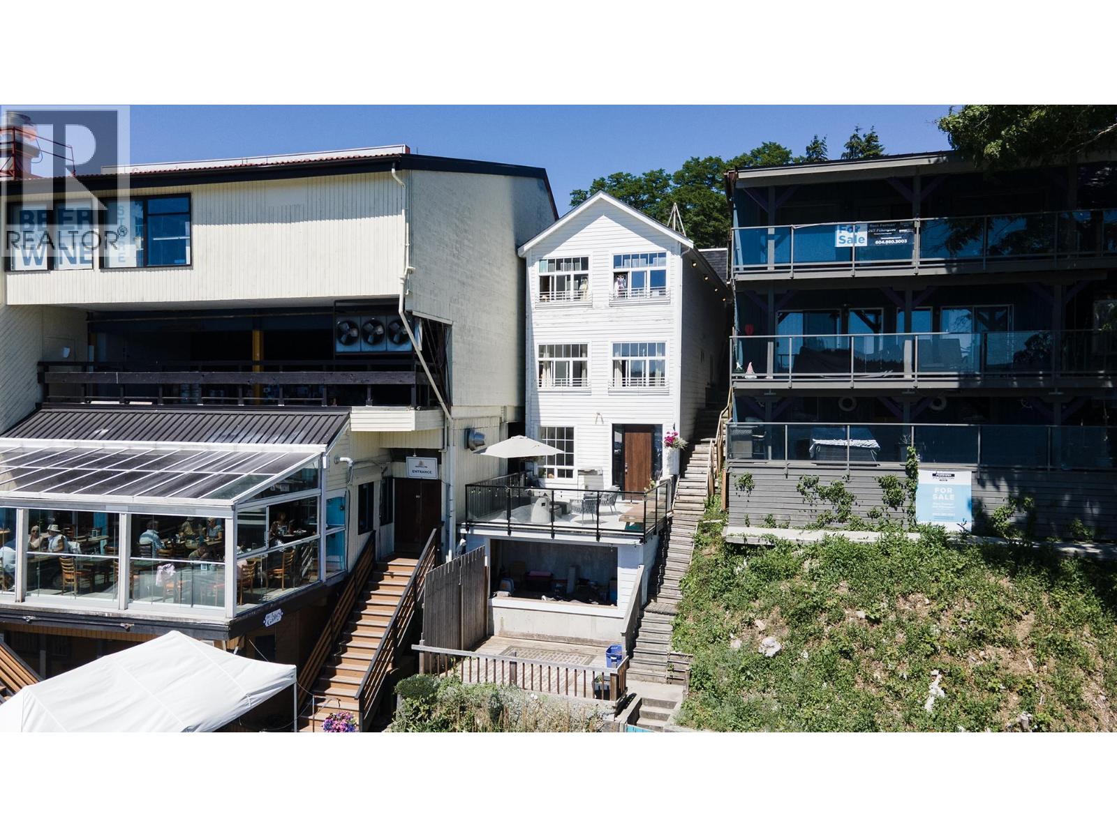 416 MARINE DRIVE, Gibsons
