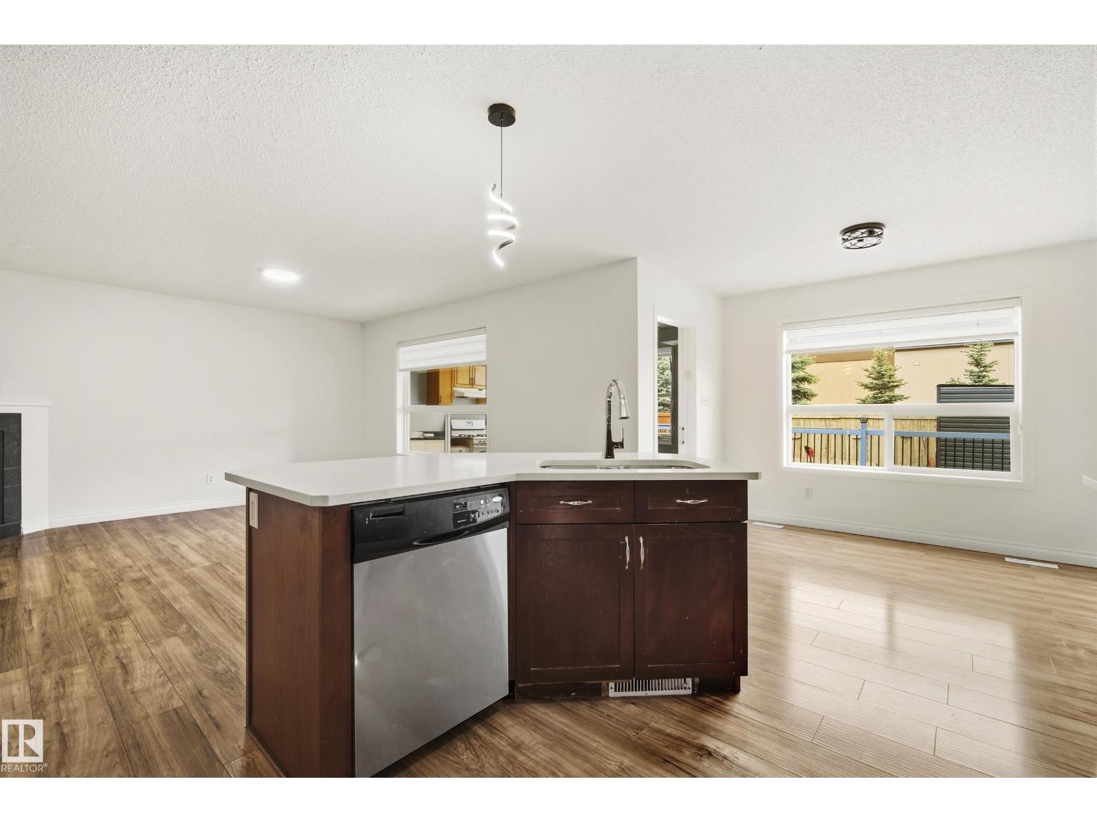 1526 37C AV NW — photo 10