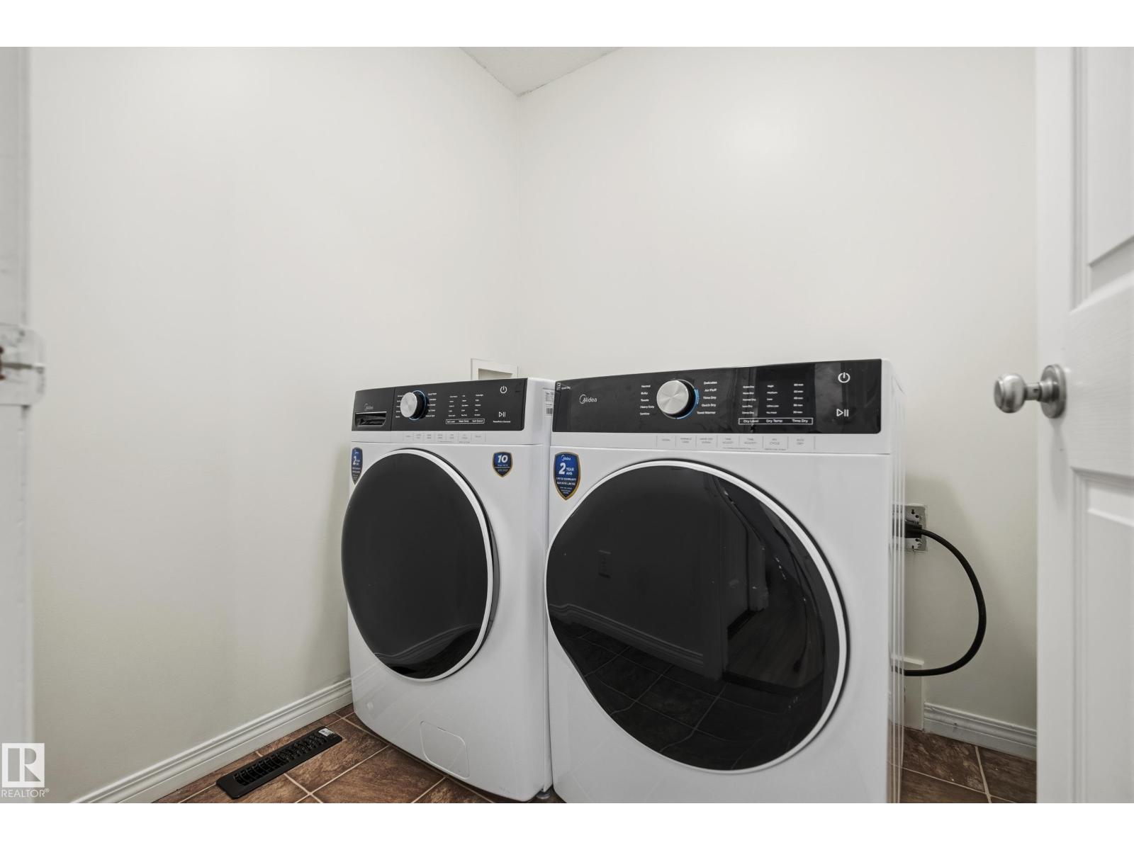 1526 37C AV NW — photo 15