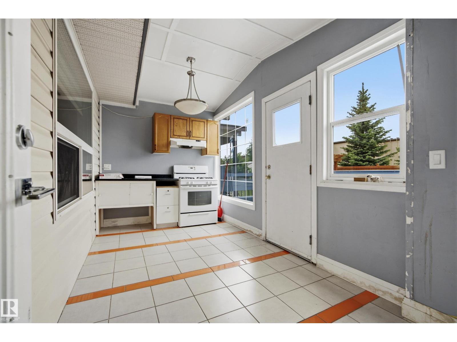 1526 37C AV NW — photo 17