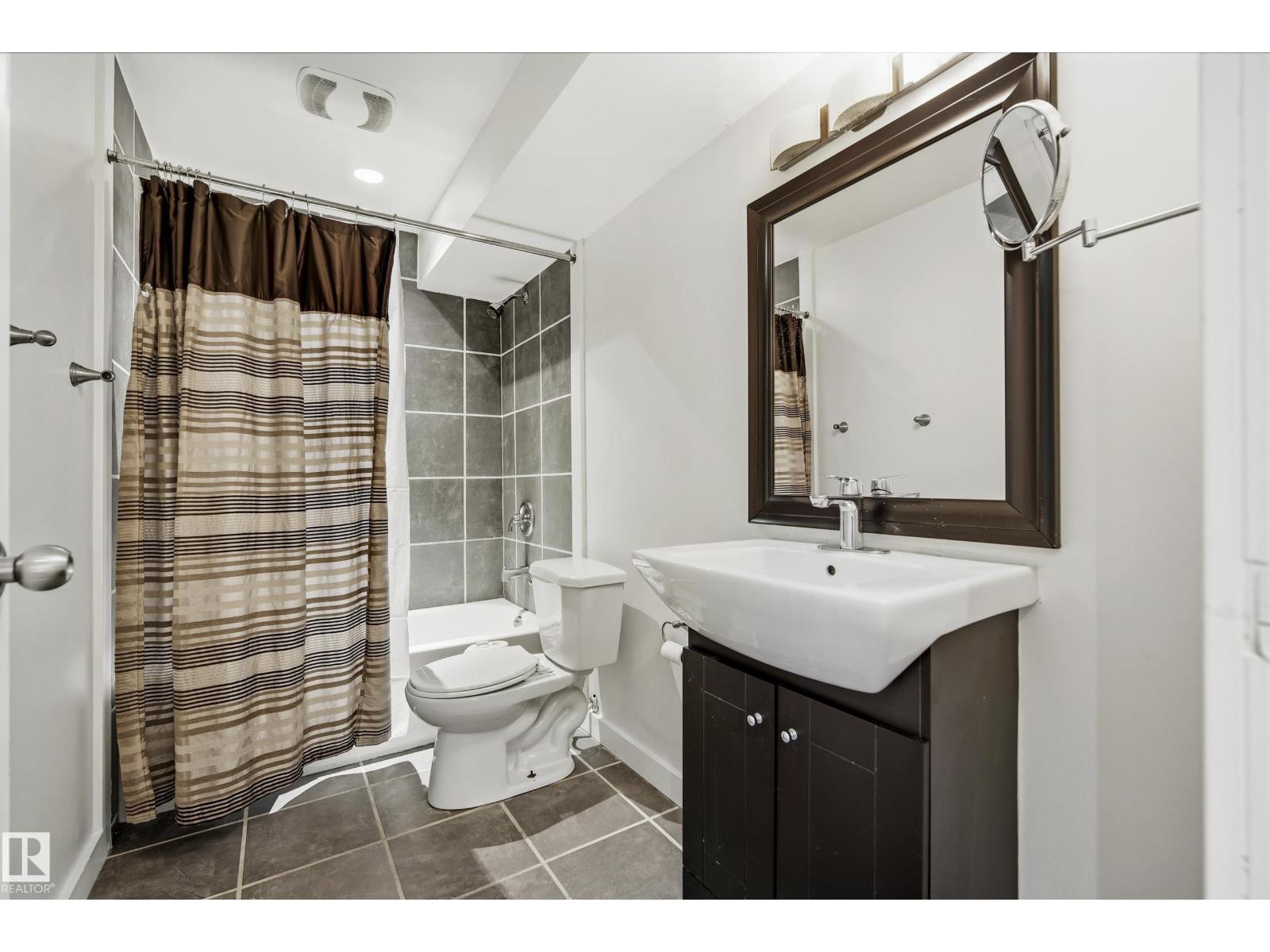 1526 37C AV NW — photo 32