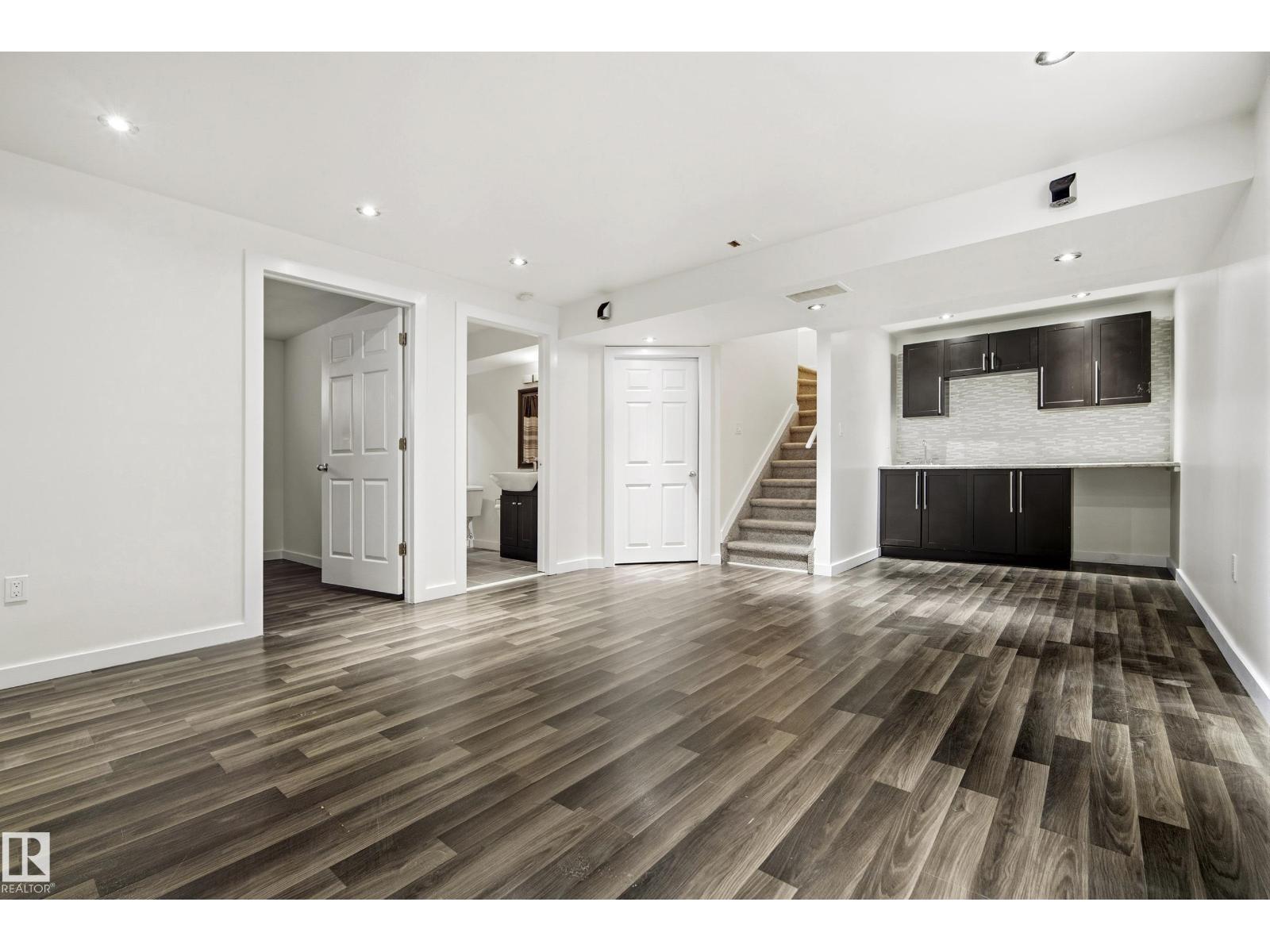 1526 37C AV NW — photo 33