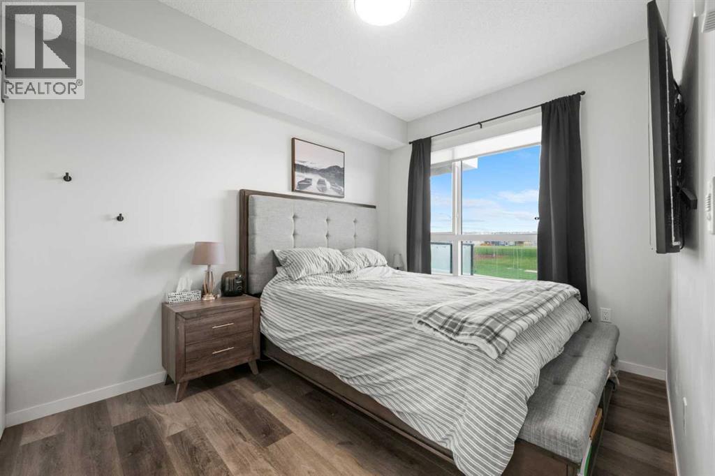 #2213 33 Carringham Gate NW - 17