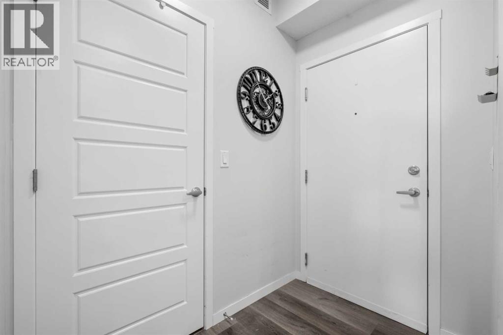 #2213 33 Carringham Gate NW - 29