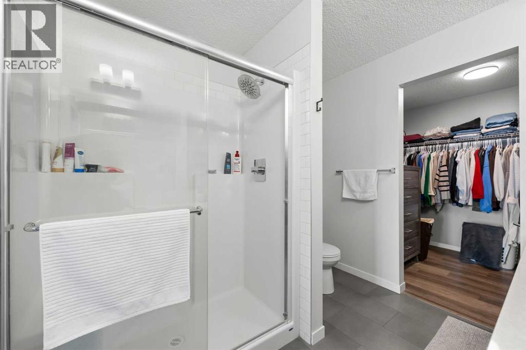 #2213 33 Carringham Gate NW - 21