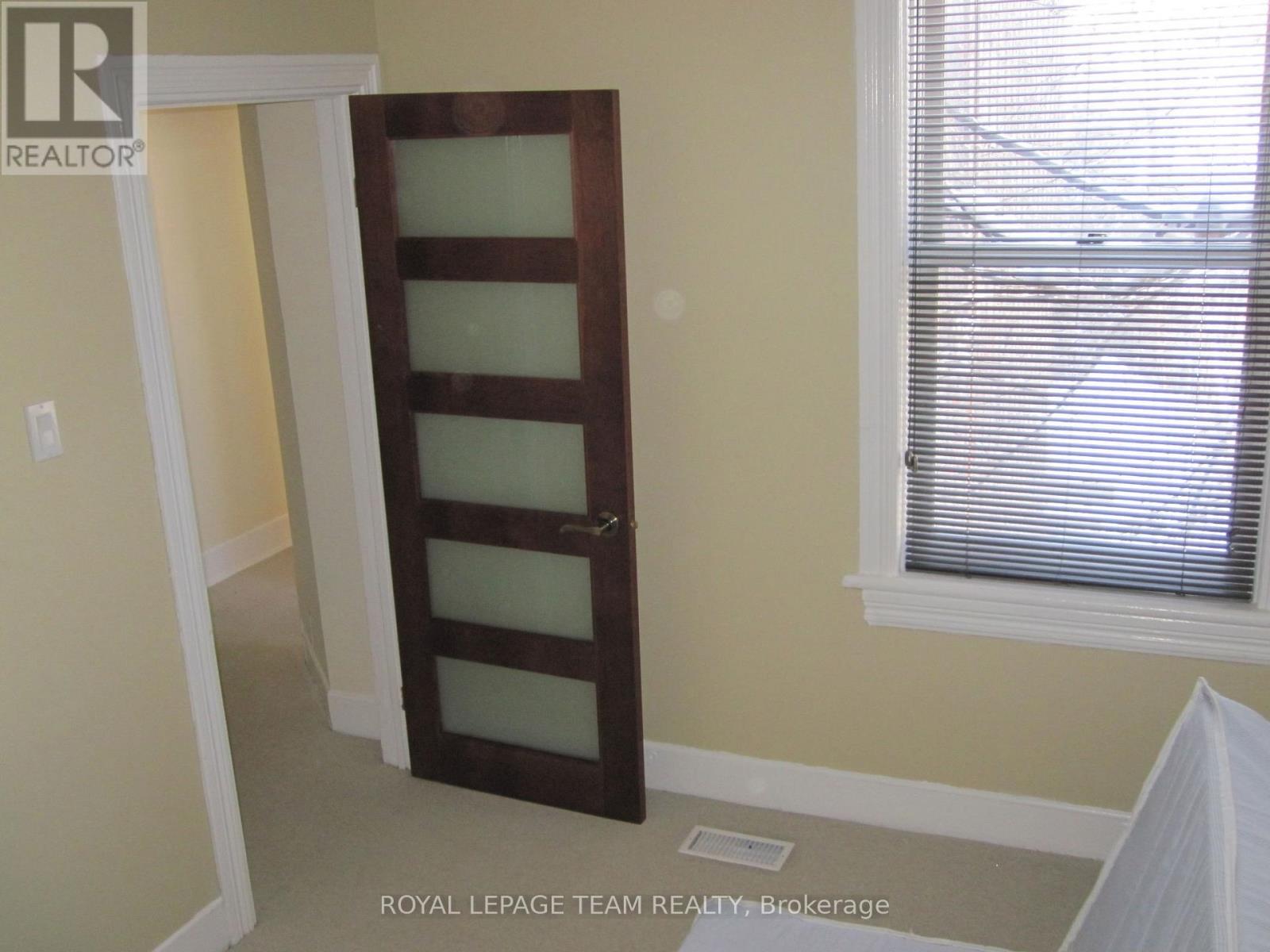 3 Bed, 1 Bath House for Rent in Ottawa – 35 IVY CRESCENT, Ottawa – MLS# X13477120 - Image 15