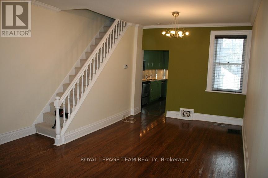 3 Bed, 1 Bath House for Rent in Ottawa – 35 IVY CRESCENT, Ottawa – MLS# X13477120 - Image 7