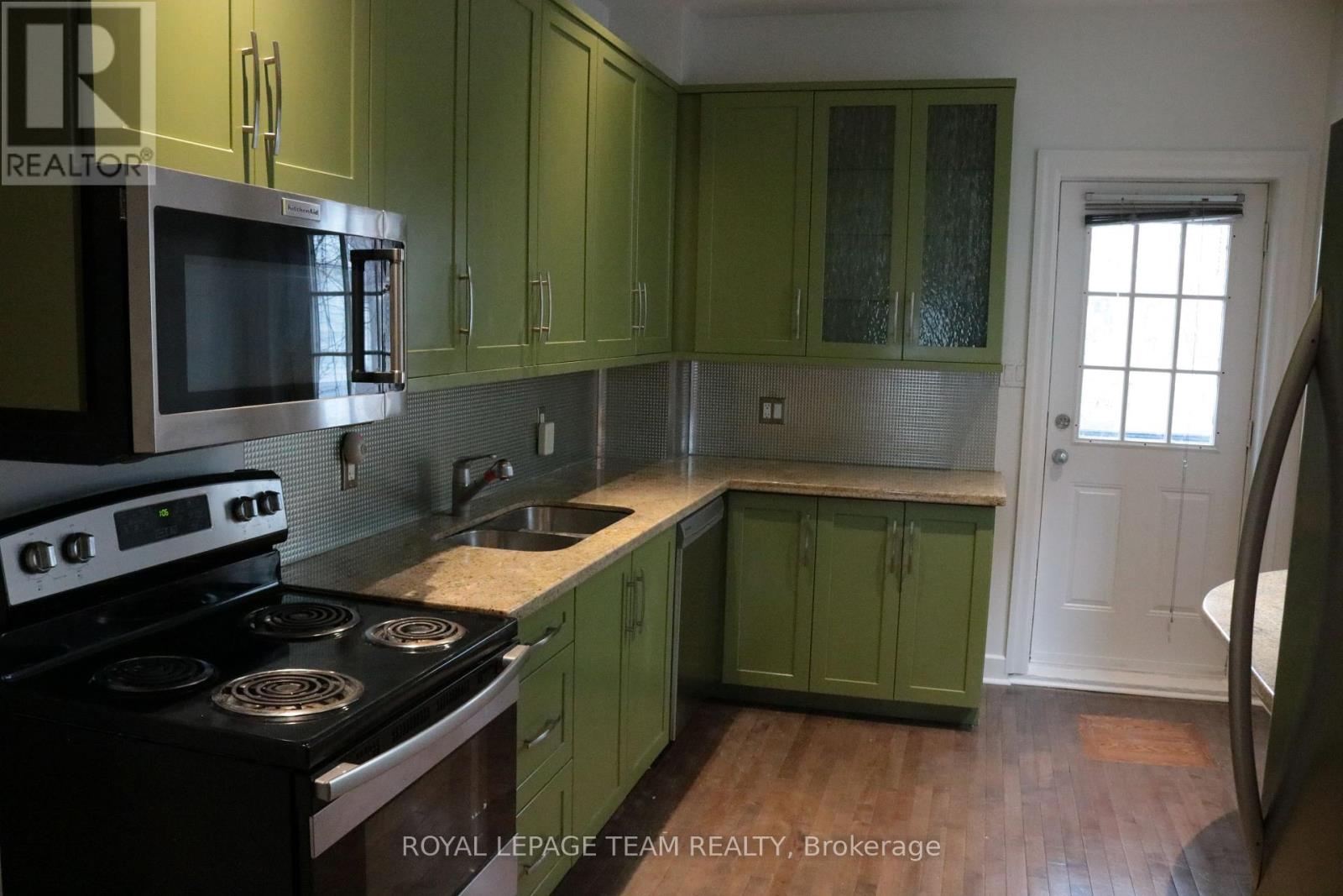 3 Bed, 1 Bath House for Rent in Ottawa – 35 IVY CRESCENT, Ottawa – MLS# X13477120 - Image 8