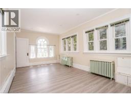 12 Wellington Street N Unit# 2, Kitchener, ON N2H5J4 Photo 9