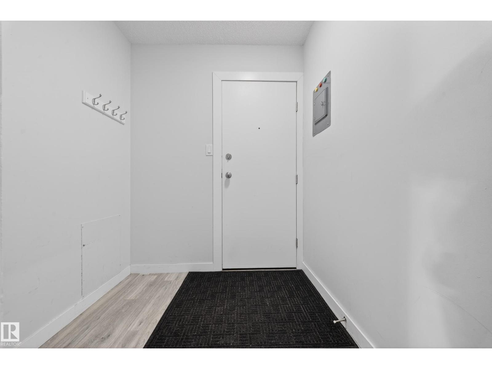 #202 10615 156 ST NW - 4