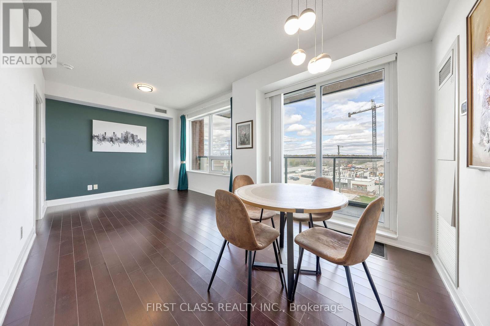 #610 28 UPTOWN DRIVE - 12
