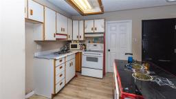 934 Rosser Avenue, Brandon, MB R7A0L4 Photo 24