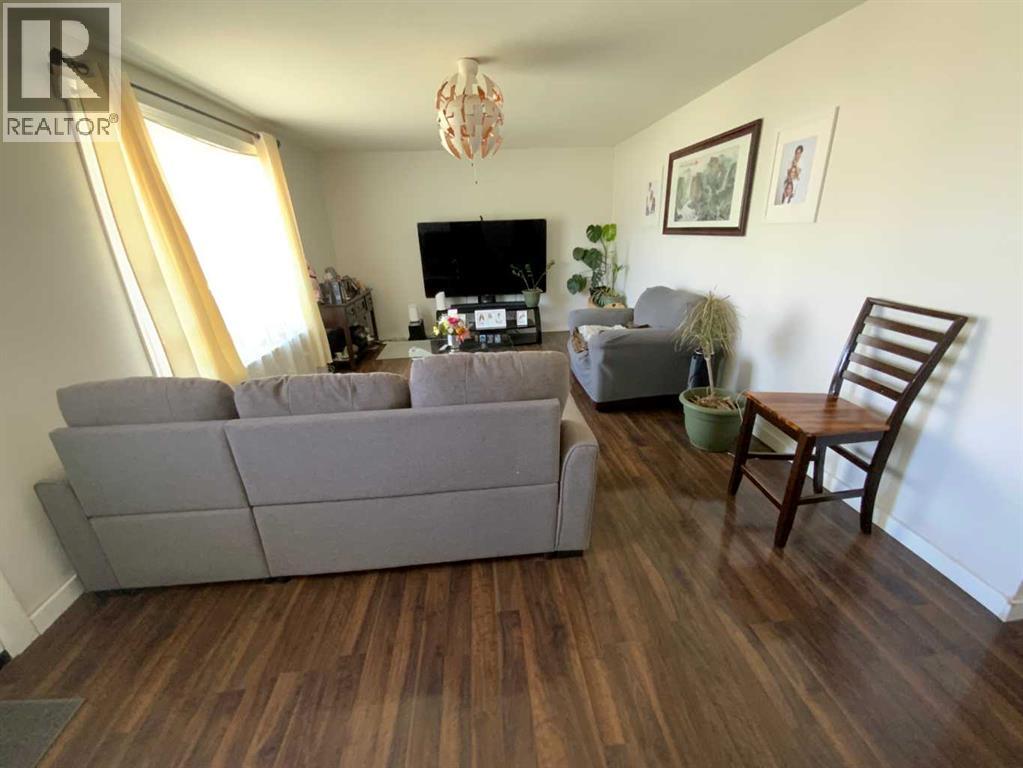 422 Arena Avenue - 4