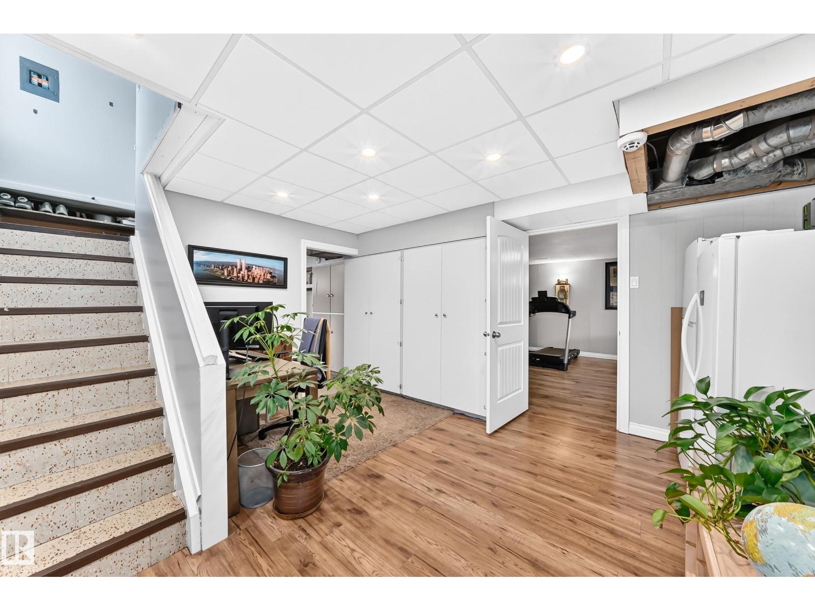 8751 155 ST NW — photo 40