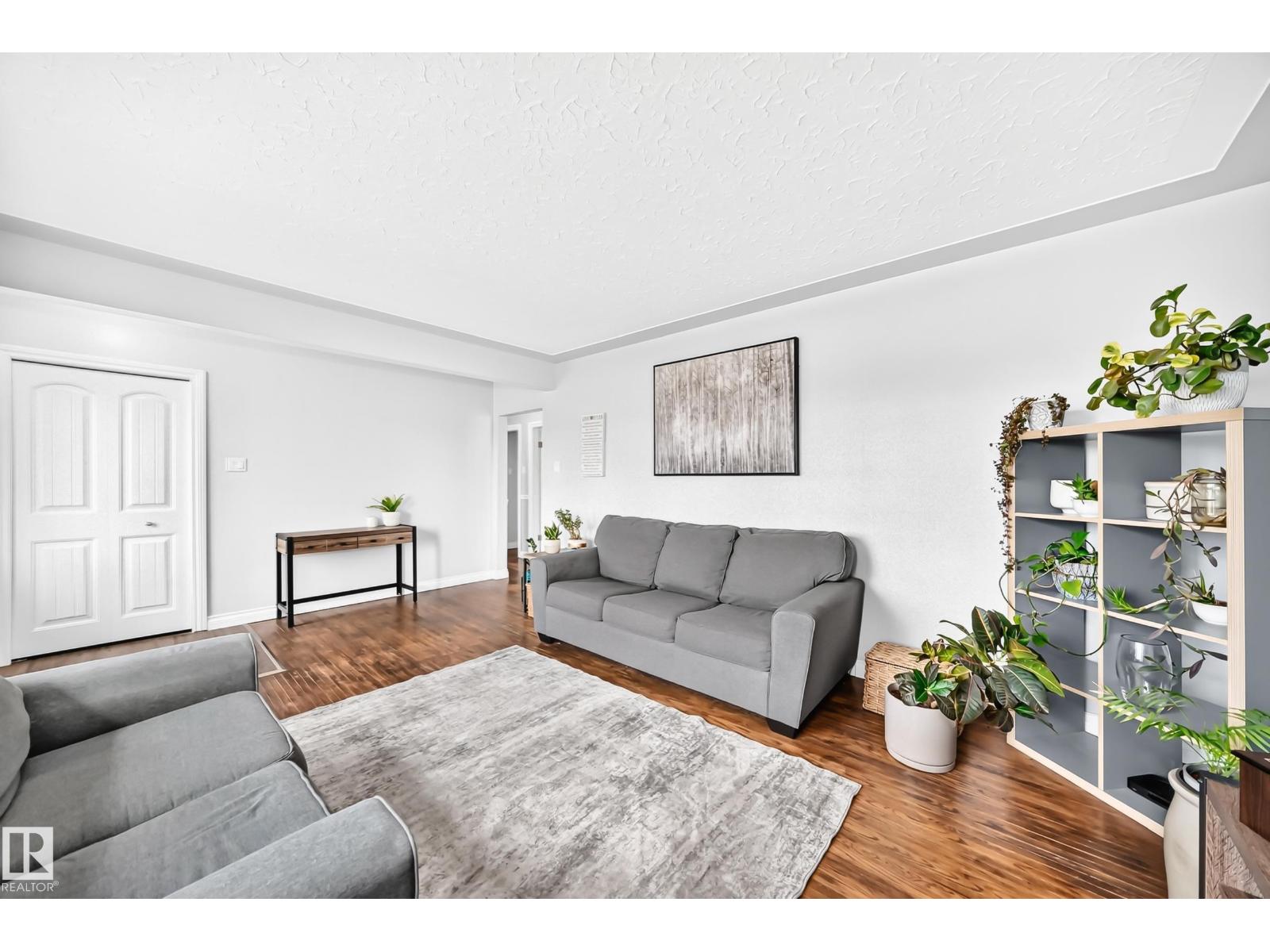 8751 155 ST NW — photo 19