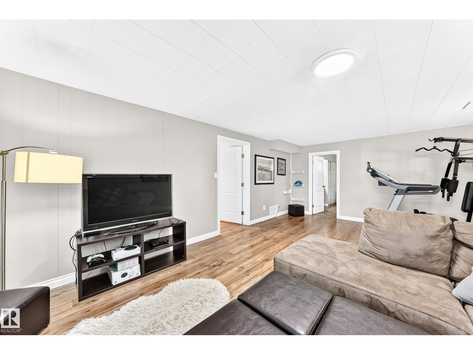 8751 155 ST NW — photo 35