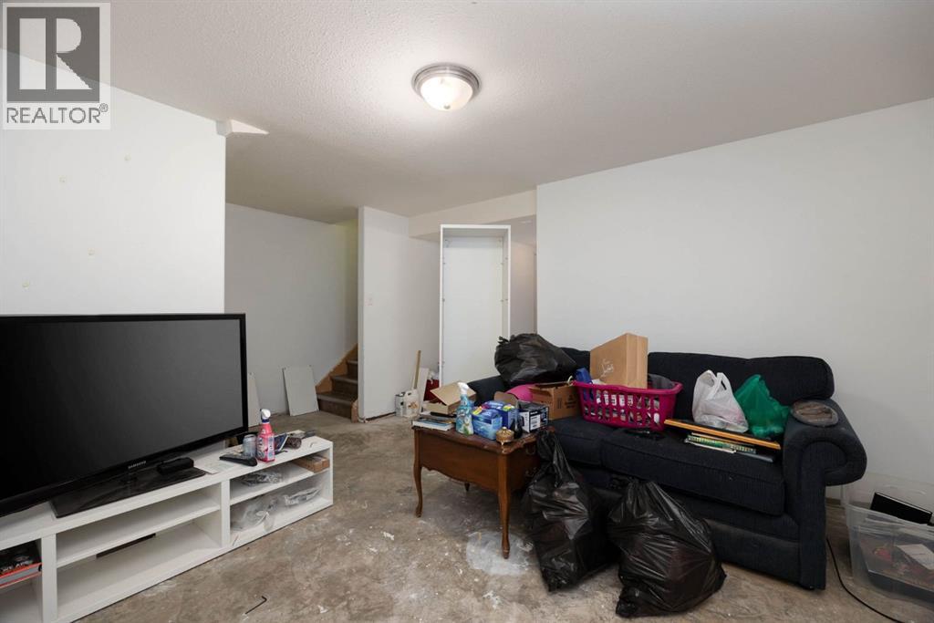 182 Mcdougall Crescent - 19
