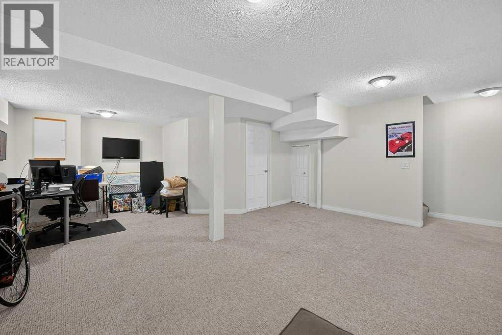 4673 20 Street SW — photo 28