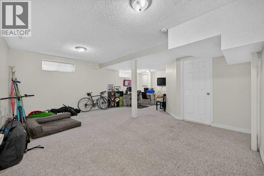 4673 20 Street SW — photo 27