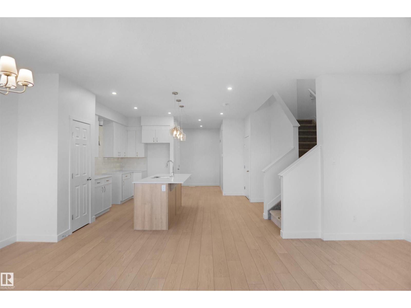 20924 16 AV NW - 7